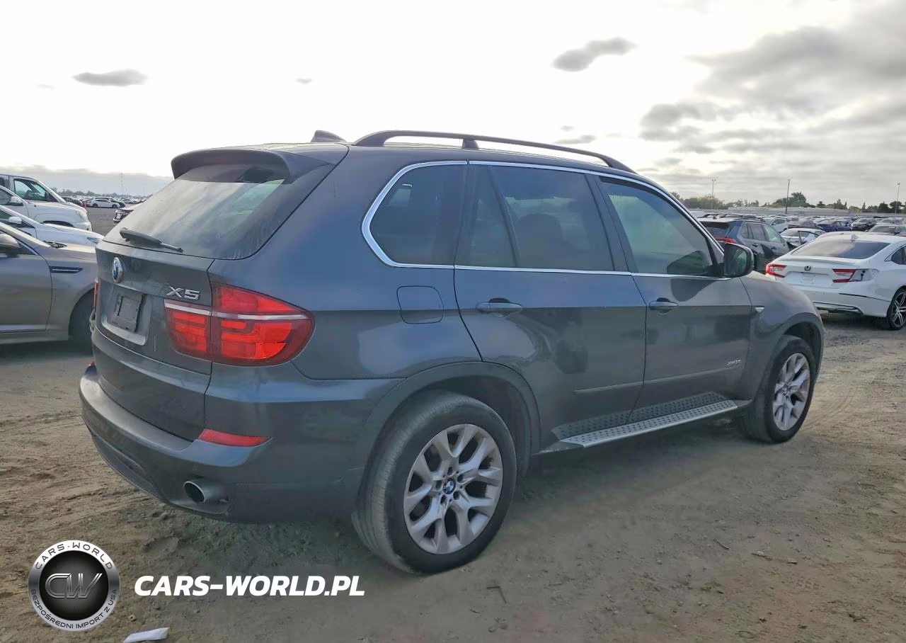 2013 BMW X5 xDrive35I VIN:5UXZV4C51D0E06108 - 3