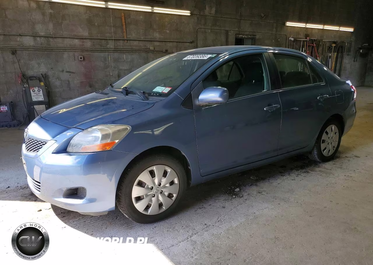 2010 Toyota Yaris Base – zdjęcie 1 z 12
