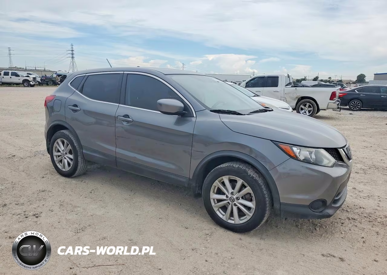2019 Nissan Rogue Sport S VIN:JN1BJ1CP5KW520878 - 4