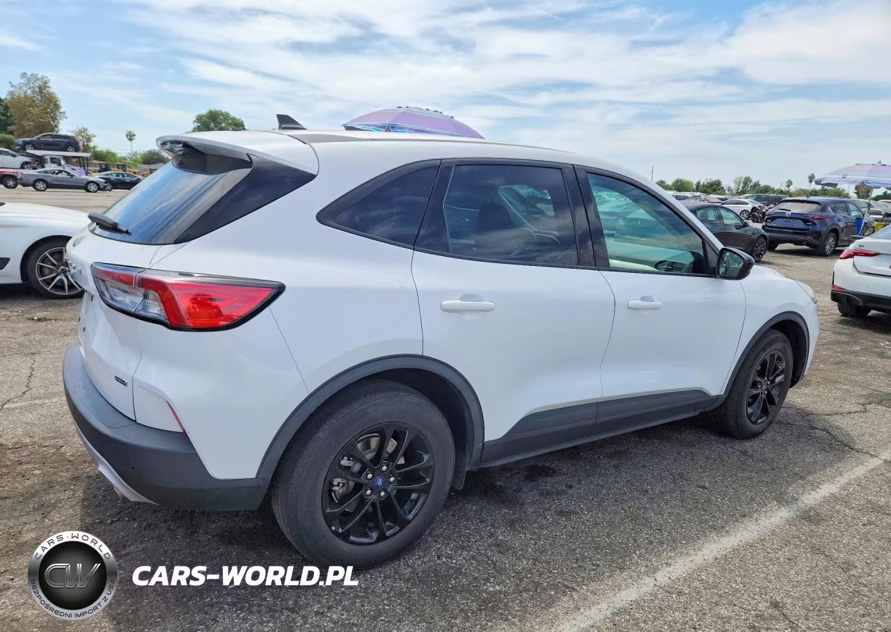 2020 Ford Escape Se Sport VIN:1FMCU0BZ8LUC11212 - 3