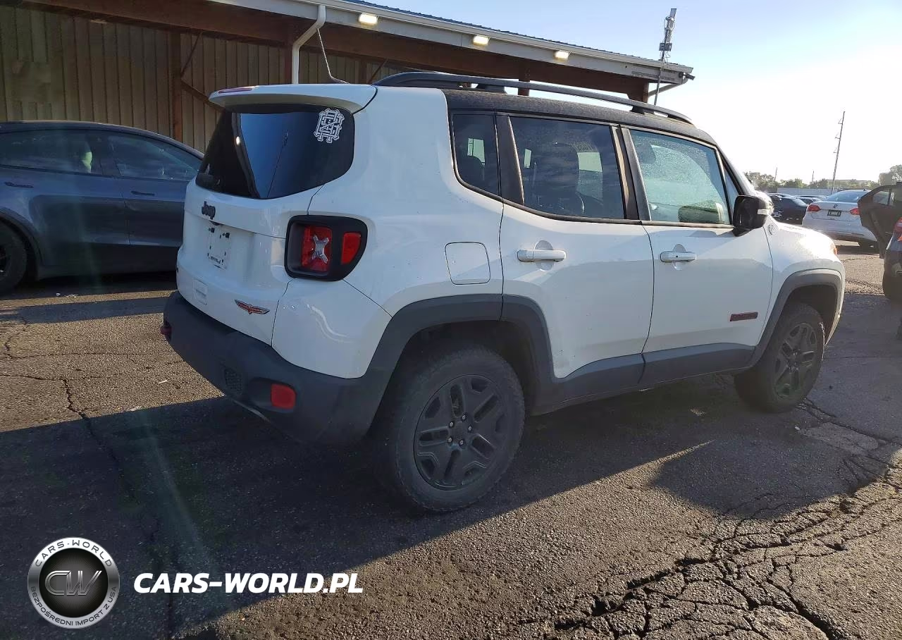 2018 Jeep Renegade Trailhawk VIN:ZACCJBCB3JPH37501 - 3