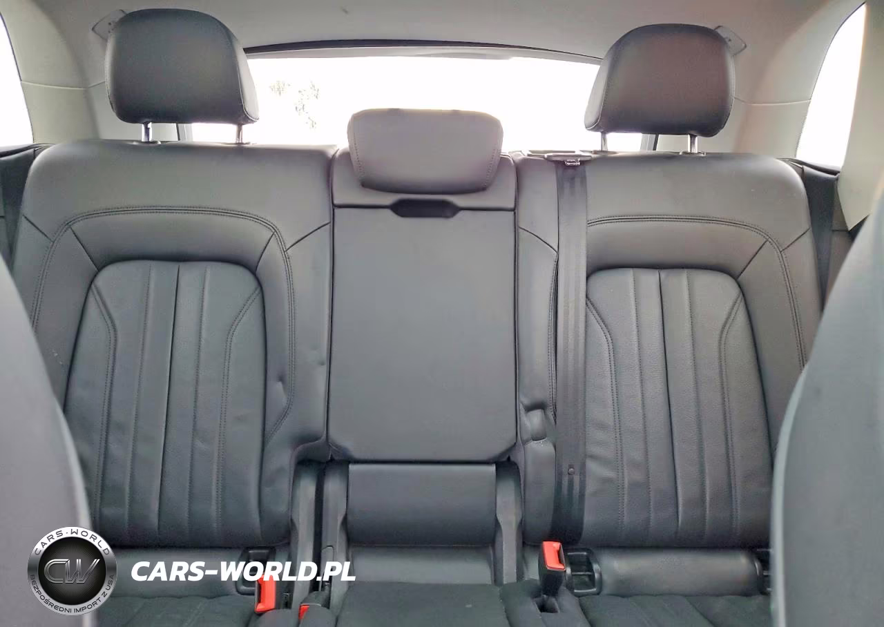 2018 Audi Q5 Premium VIN:WA1ANAFY9J2007845 - 10