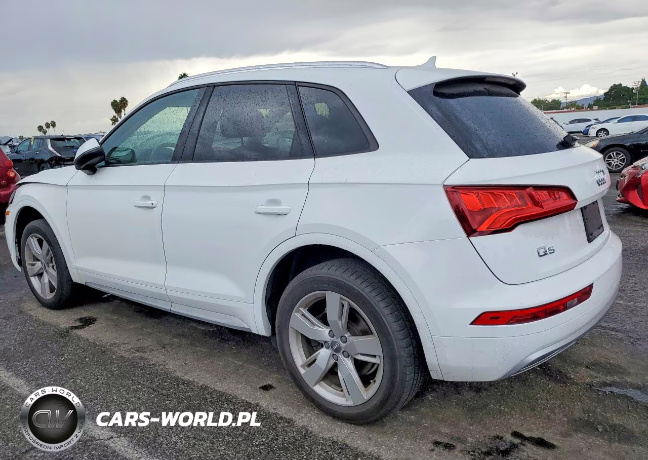 2018 Audi Q5 Premium VIN:WA1ANAFY9J2007845 - 2