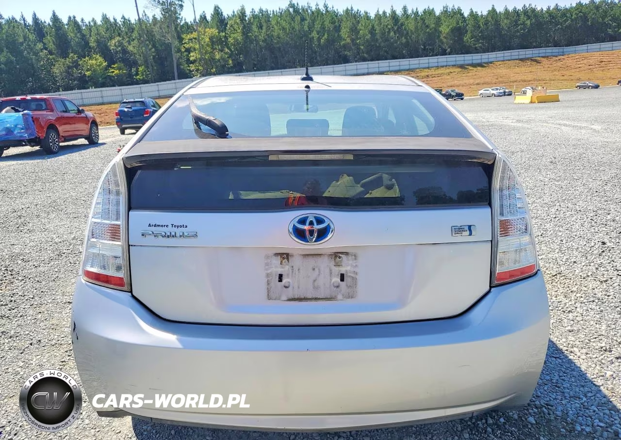 2011 Toyota Prius Two VIN:JTDKN3DU8B1473375 - 6