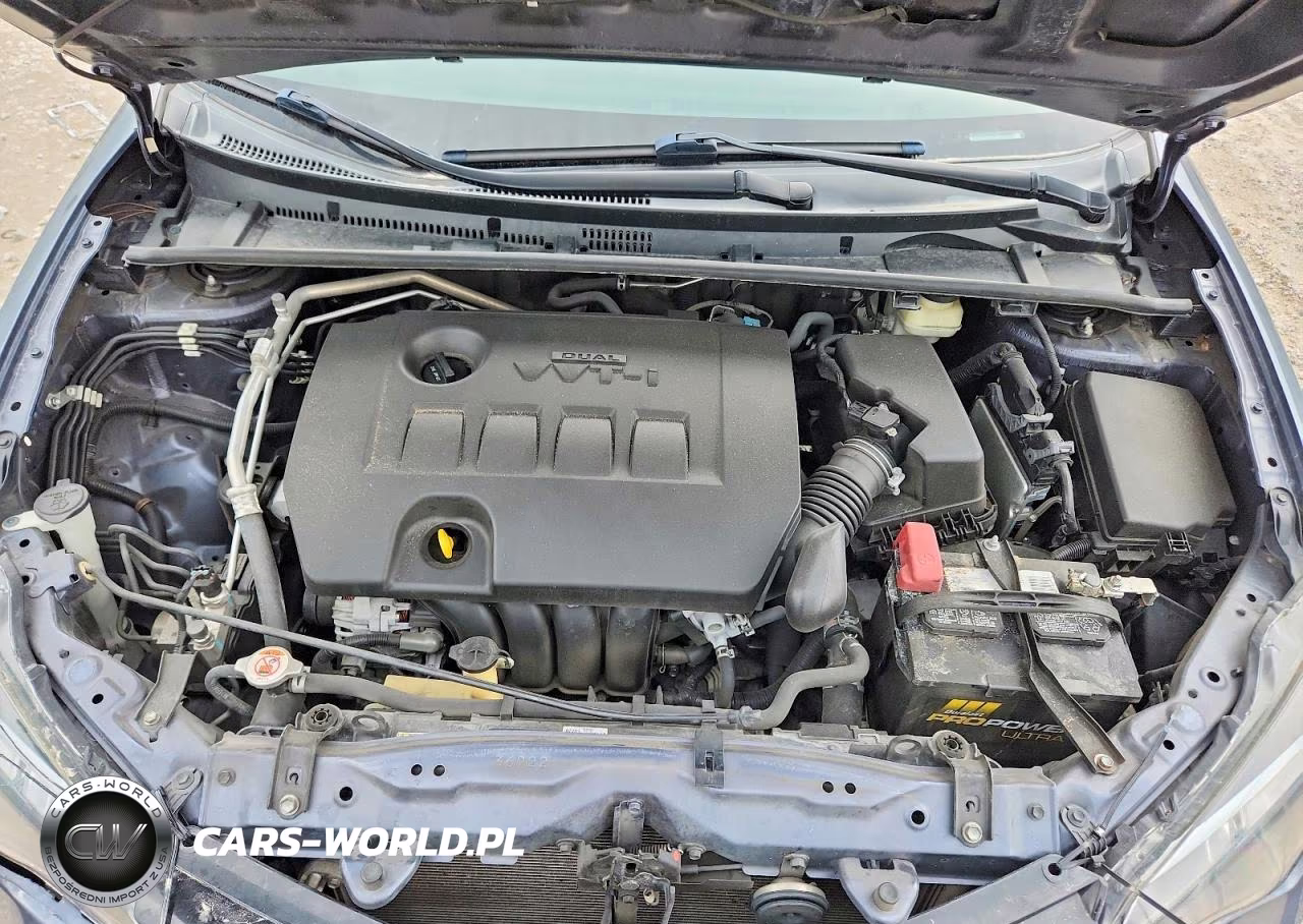 2018 Toyota Corolla Le VIN:5YFBURHE9JP812289 - 11