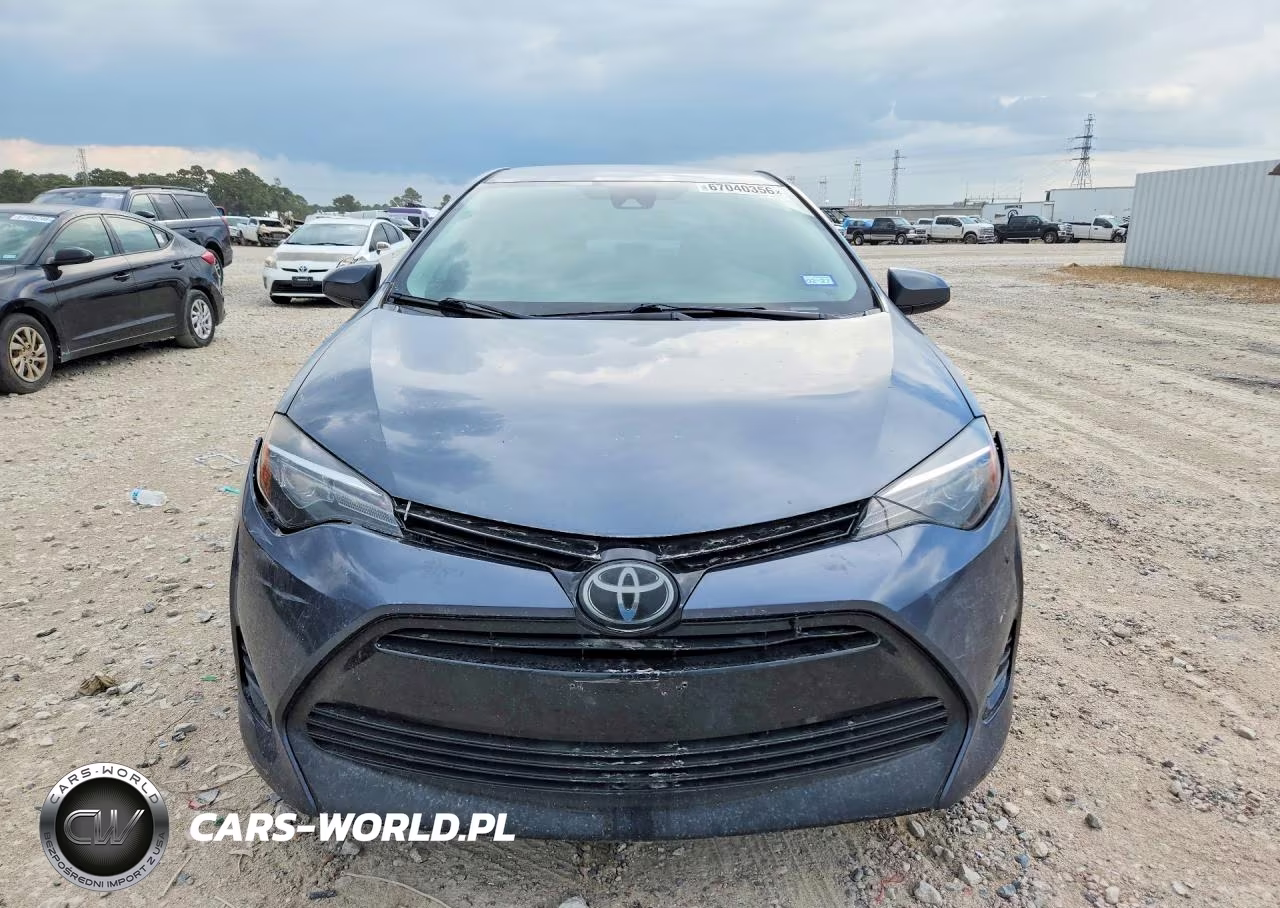2018 Toyota Corolla Le VIN:5YFBURHE9JP812289 - 5