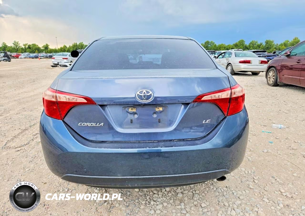 2018 Toyota Corolla Le VIN:5YFBURHE9JP812289 - 6