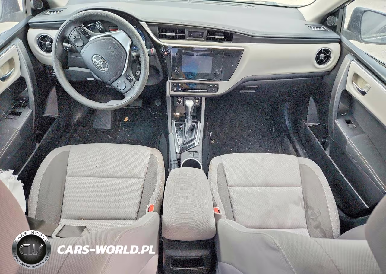 2018 Toyota Corolla Le VIN:5YFBURHE9JP812289 - 8