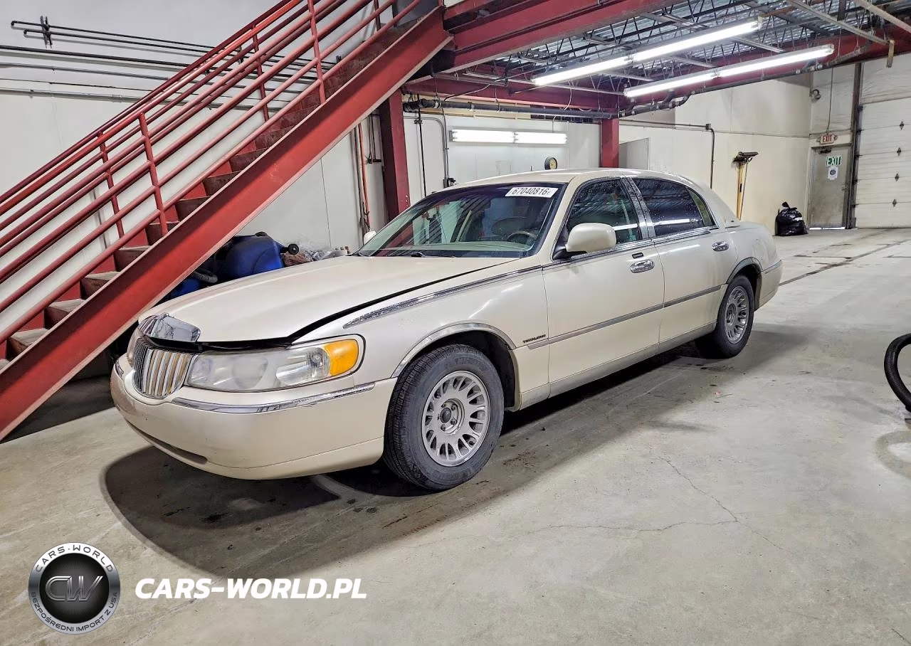 2000 Lincoln Town Car Cartier