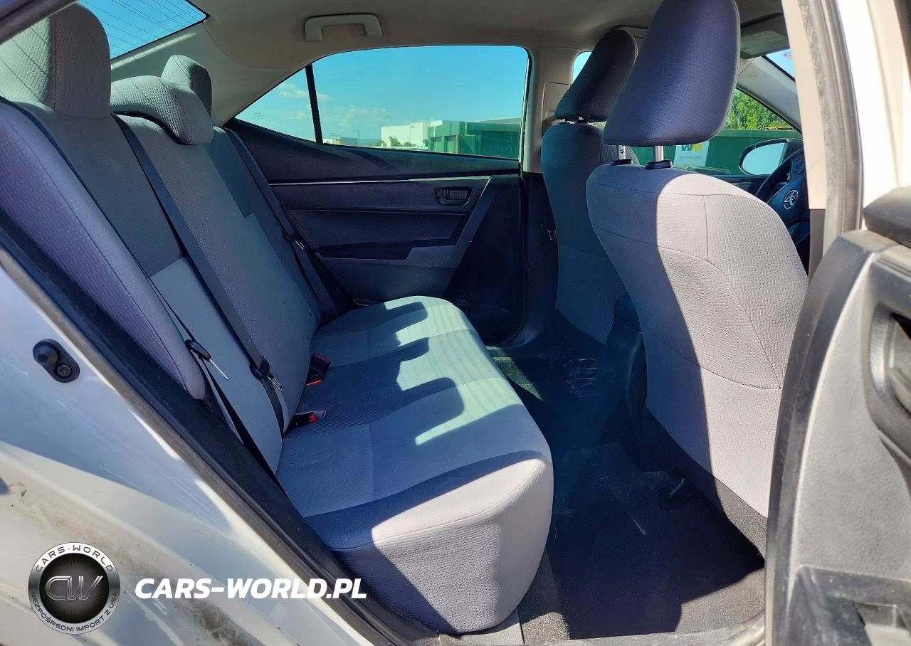 2015 Toyota Corolla L VIN:5YFBURHE5FP336162 - 10
