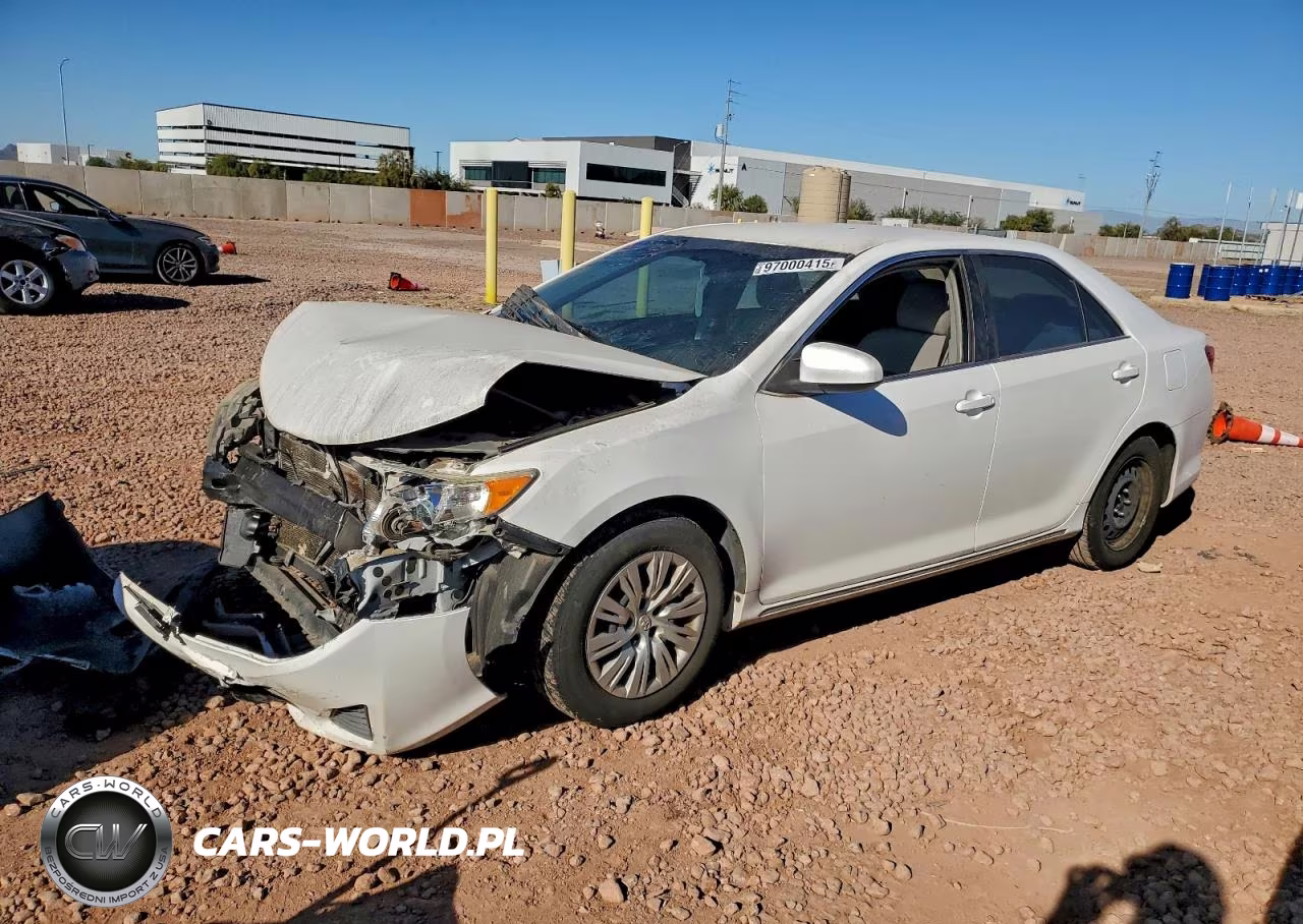 2013 Toyota Camry L – zdjęcie 1 z 12