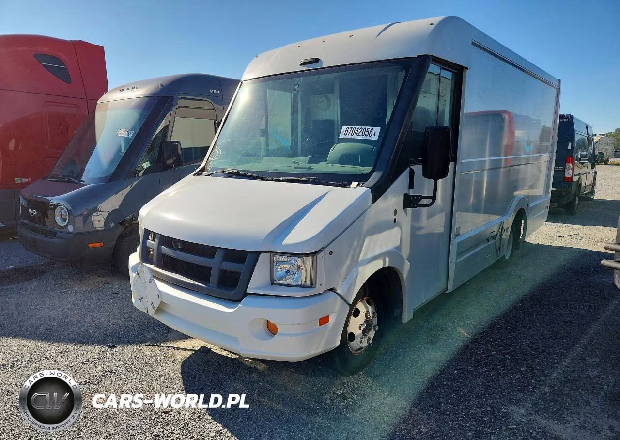 2016 Isuzu Reach Delivery Van