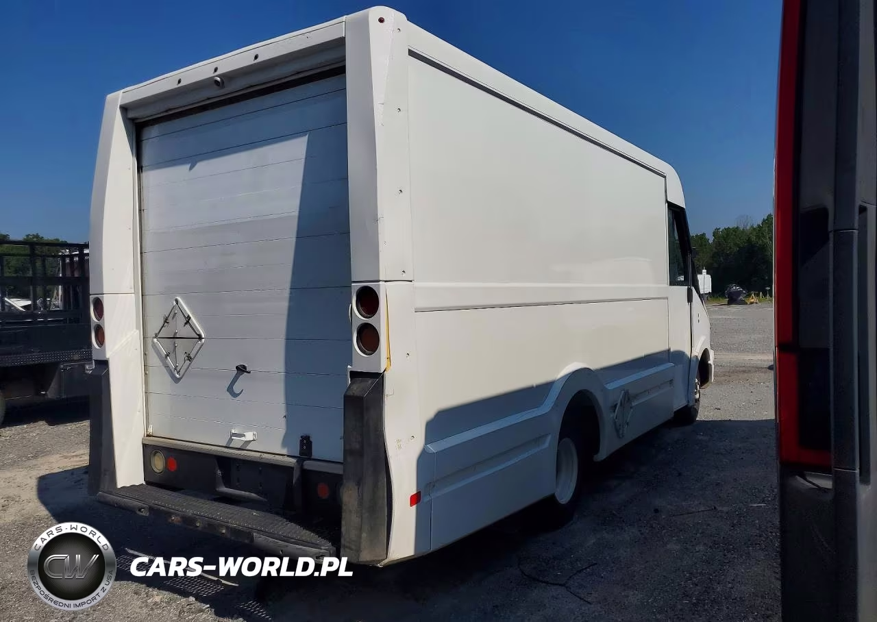 2016 Isuzu Reach Delivery Van VIN:JALB4T17XG7W00048 - 3
