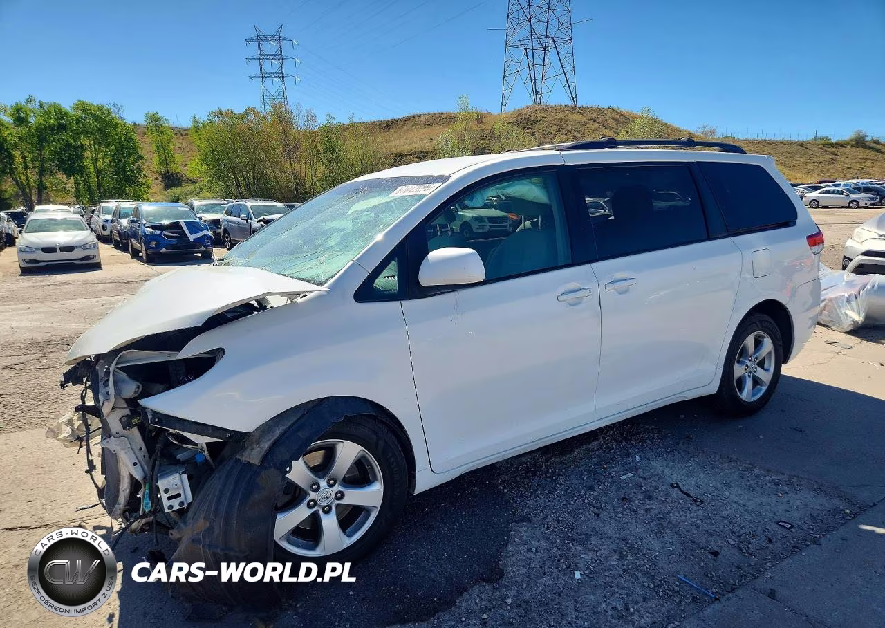 2011 Toyota Sienna Le VIN:5TDKK3DC9BS070847 - 1