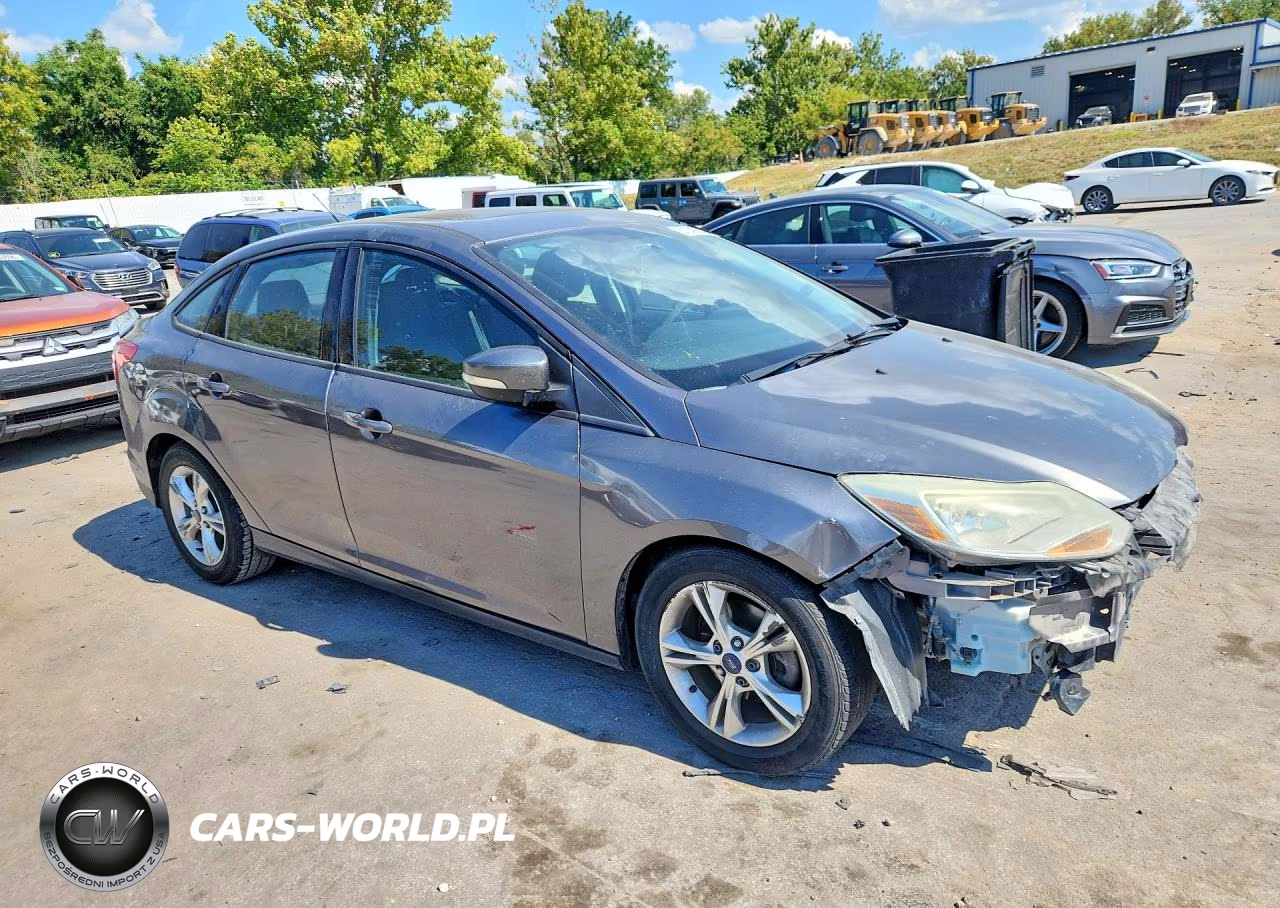 2014 Ford Focus Se VIN:1FADP3F27EL332665 - 4