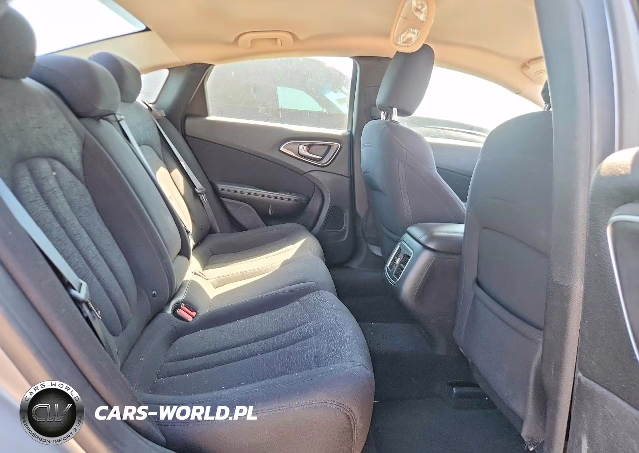 2015 Chrysler 200 Limited VIN:1C3CCCAB9FN529467 - 10