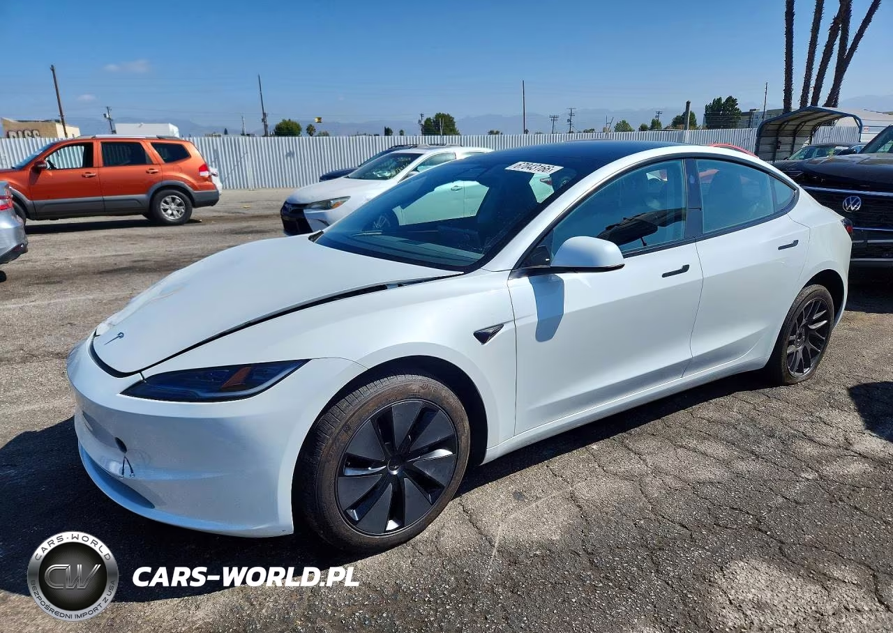 2025 Tesla Model 3 – zdjęcie 1 z 12