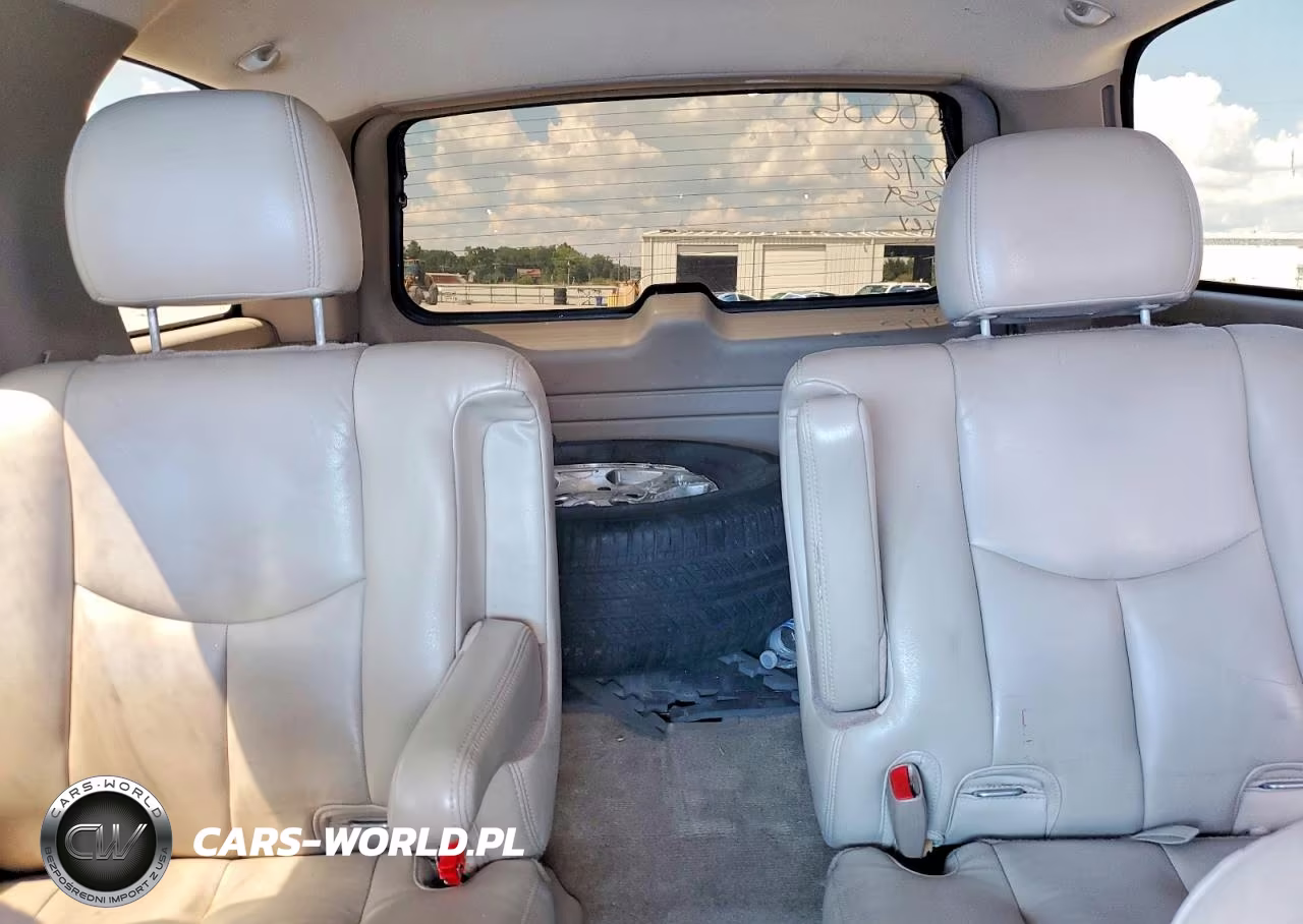 2004 Chevrolet Tahoe K1500 VIN:1GNEK13Z74R295106 - 10