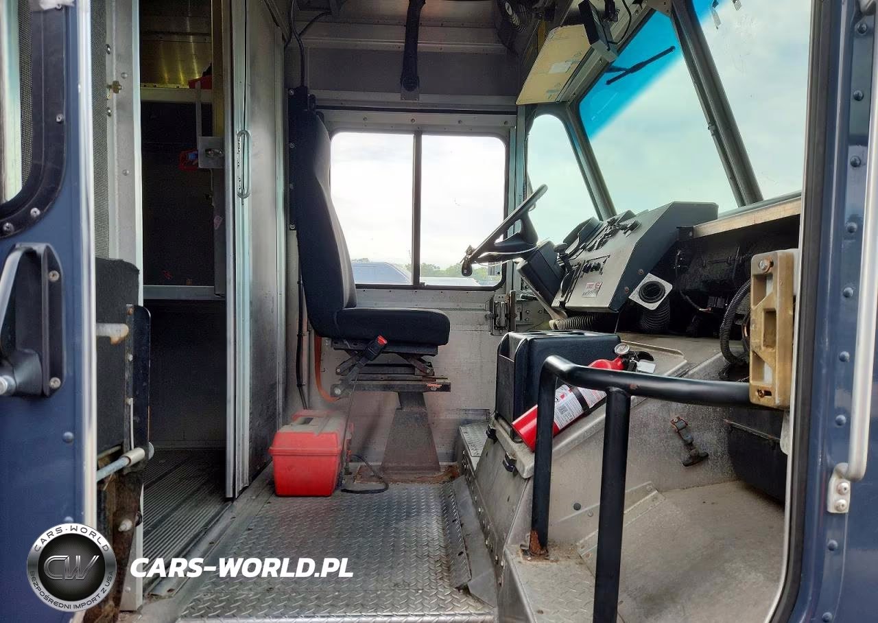 2021 Freightliner Mt45G Chassis Delivery Truck VIN:4UZAC2EAXMCML0823 - 10