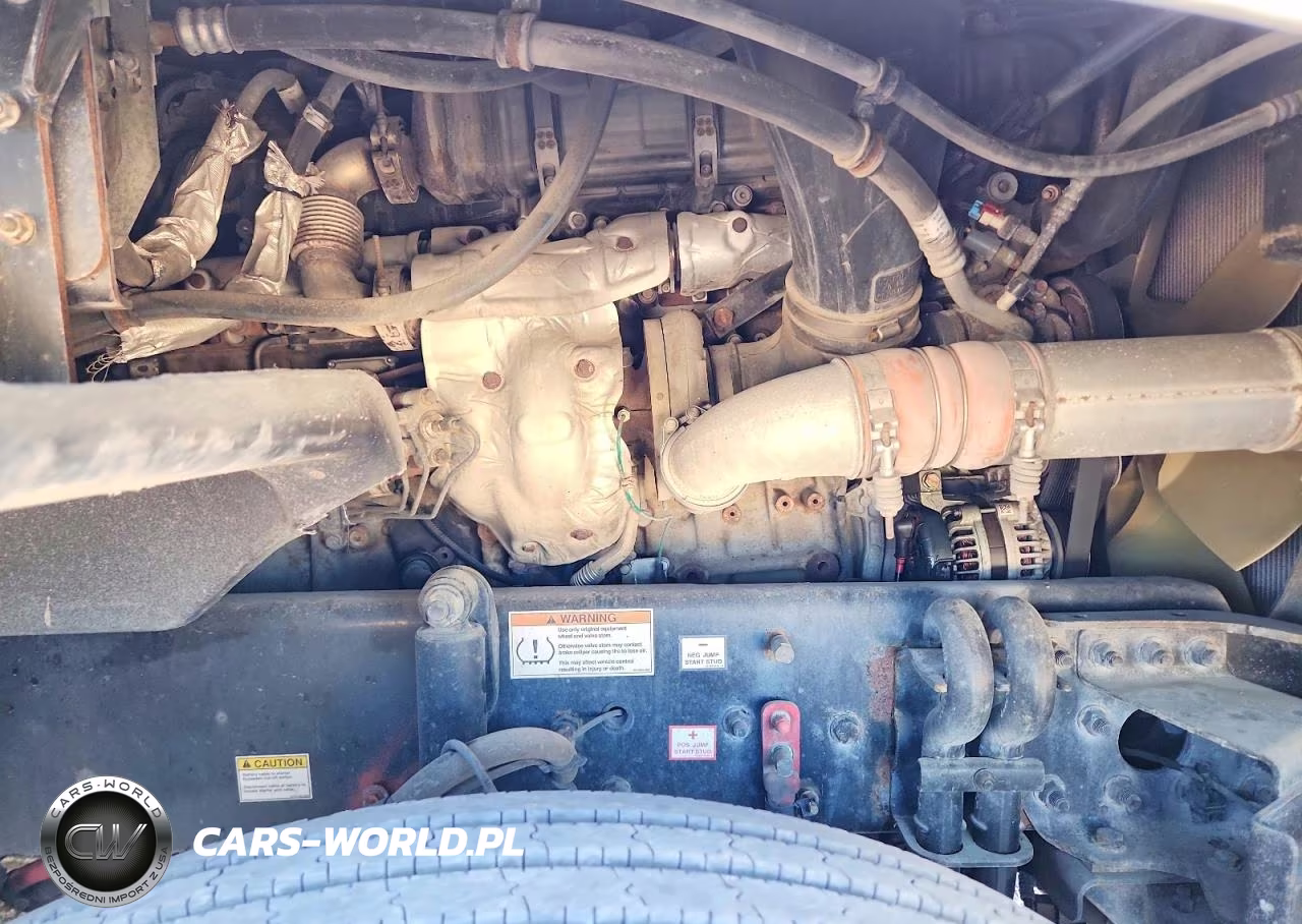 2020 Western Star 5700 Semi Truck VIN:5KJJBHDR0LLLH8424 - 11