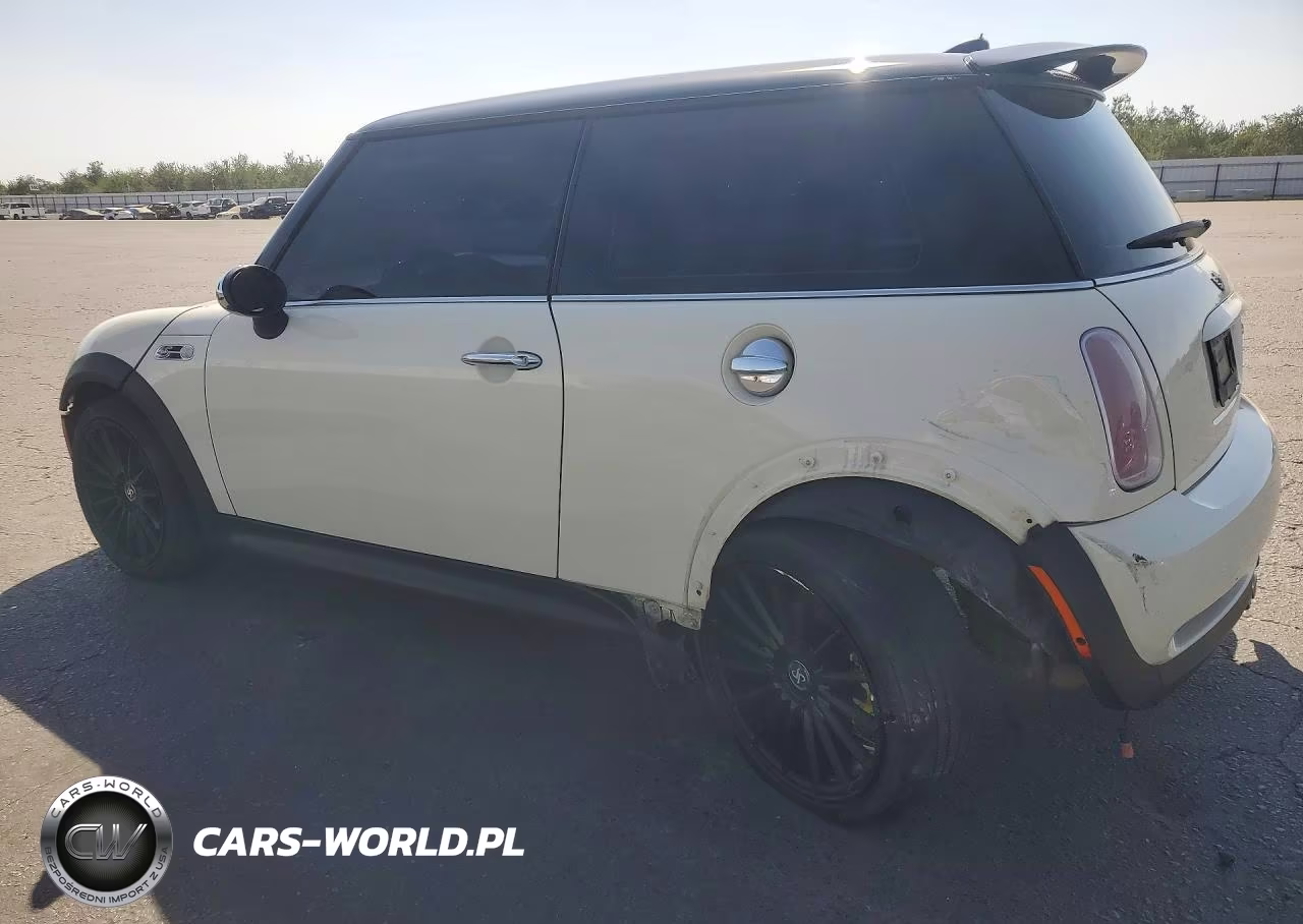 2005 Mini Cooper S VIN:WMWRE33495TD97044 - 2