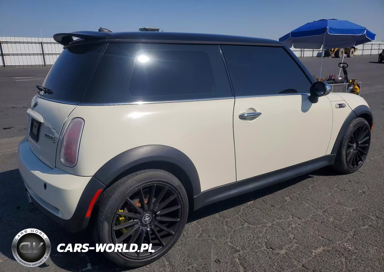 2005 Mini Cooper S VIN:WMWRE33495TD97044 - 3