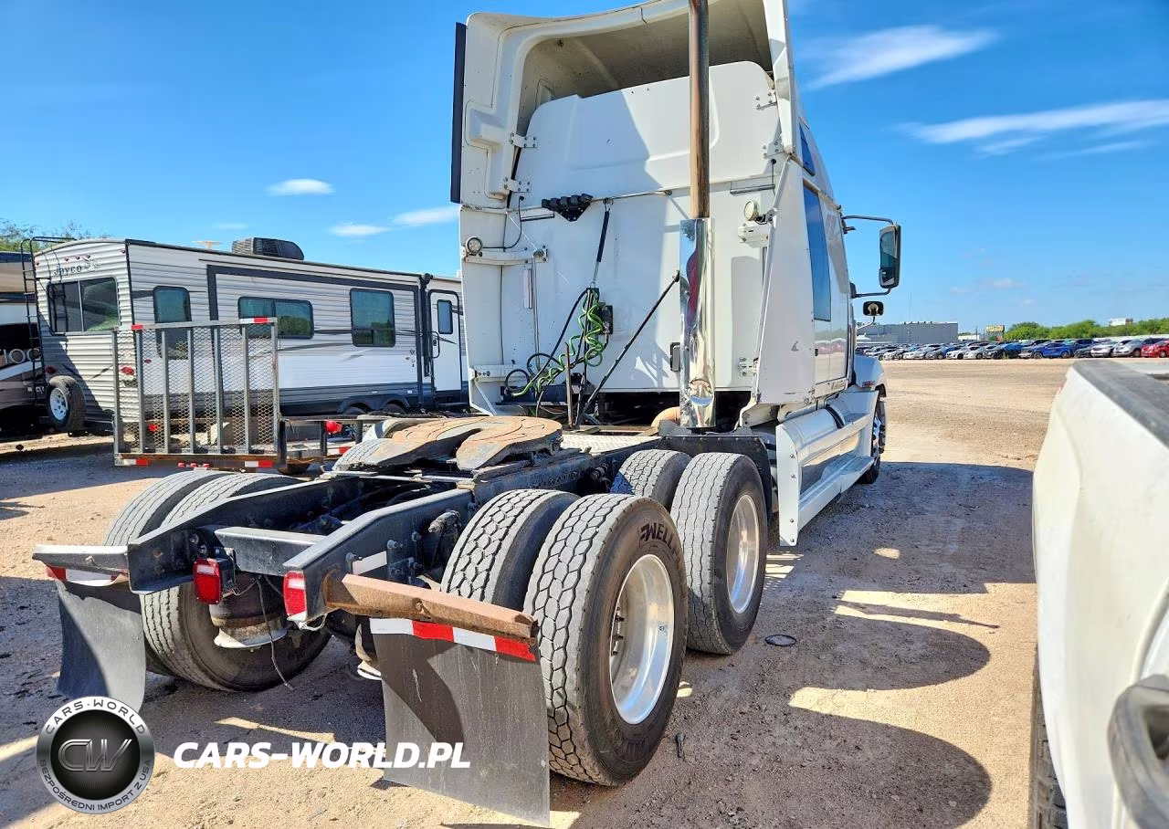 2020 Western Star 5700 Semi Truck VIN:5KJJBHDR0LLLH4261 - 3