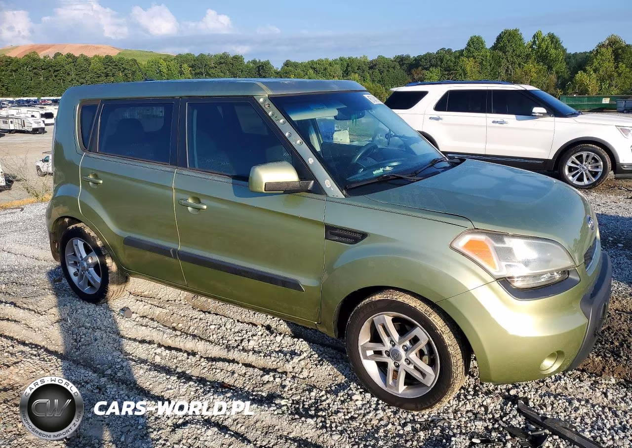 2011 Kia Soul + VIN:KNDJT2A29B7256638 - 4