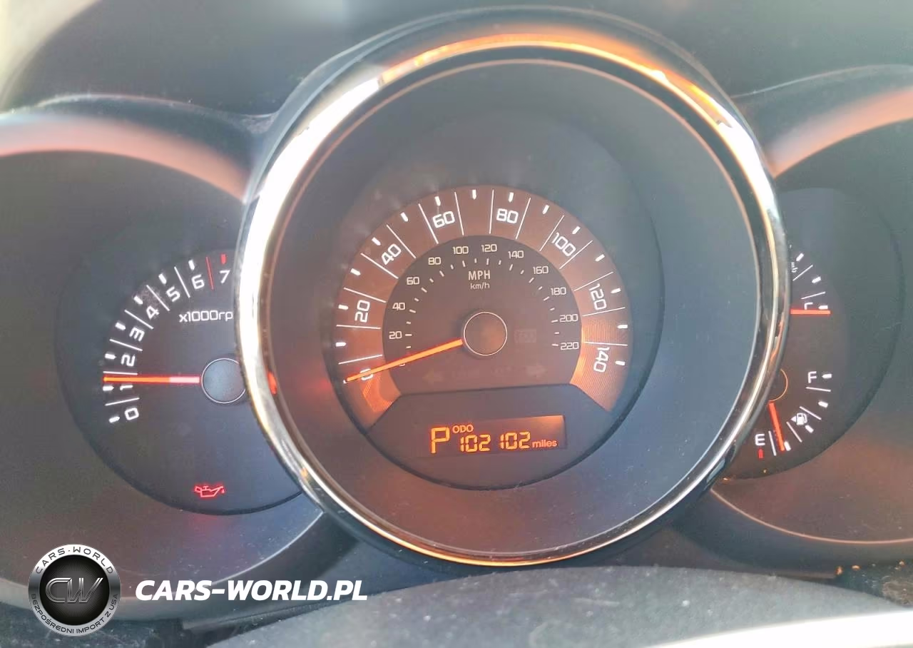 2011 Kia Soul + VIN:KNDJT2A29B7256638 - 9