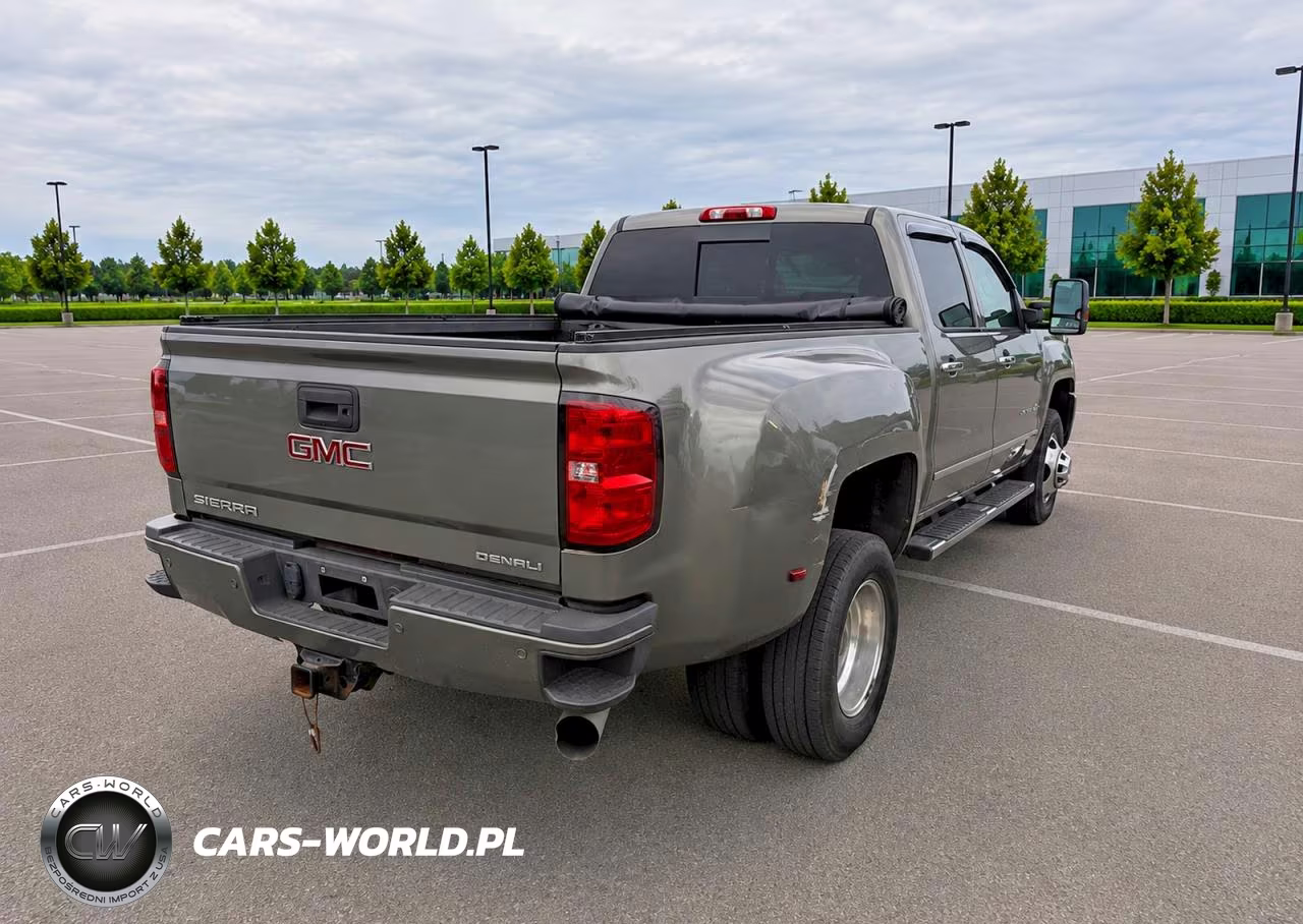 2017 GMC Sierra K3500 Denali VIN:1GT42YEY8HF238941 - 4