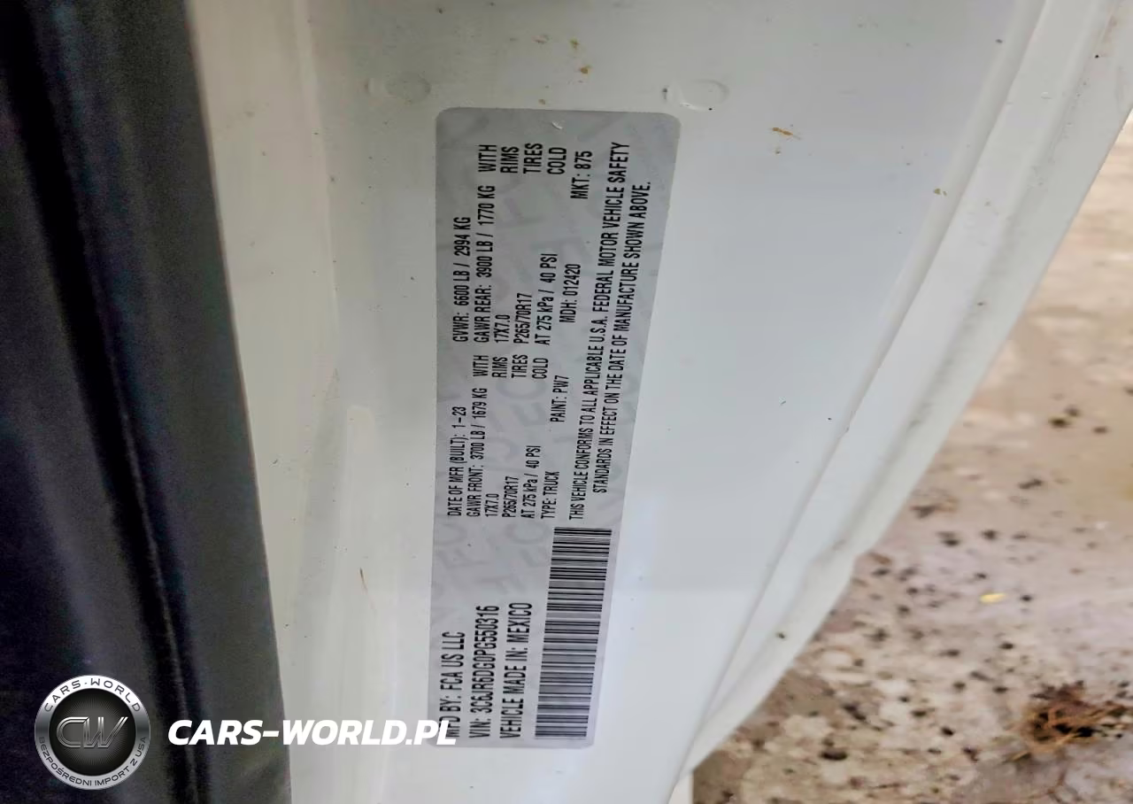 2023 Ram 1500 Classic Tradesman VIN:3C6JR6DG0PG550316 - 13