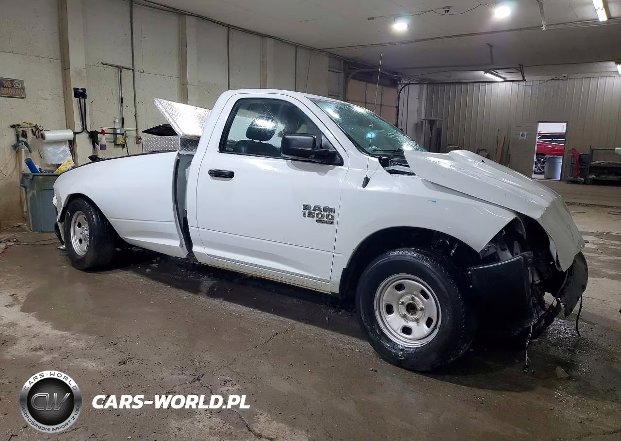 2023 Ram 1500 Classic Tradesman VIN:3C6JR6DG0PG550316 - 4