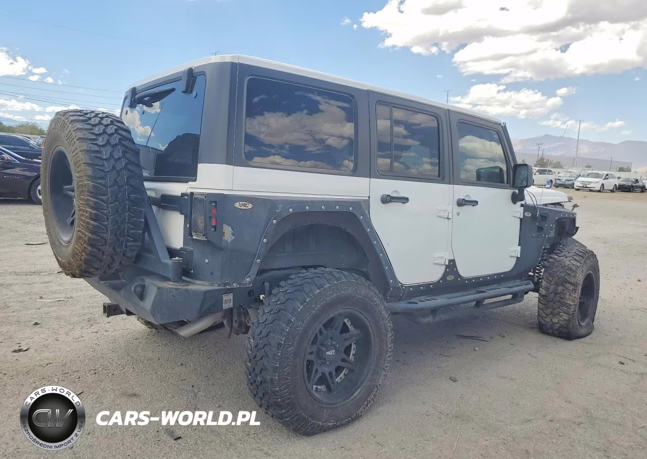 2014 Jeep Wrangler VIN:1C4BJWEG1EL203323 - 3
