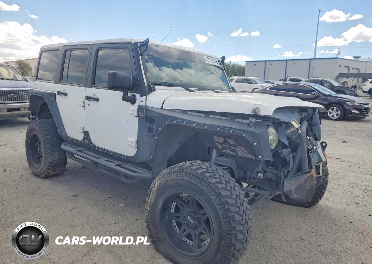 2014 Jeep Wrangler VIN:1C4BJWEG1EL203323 - 4