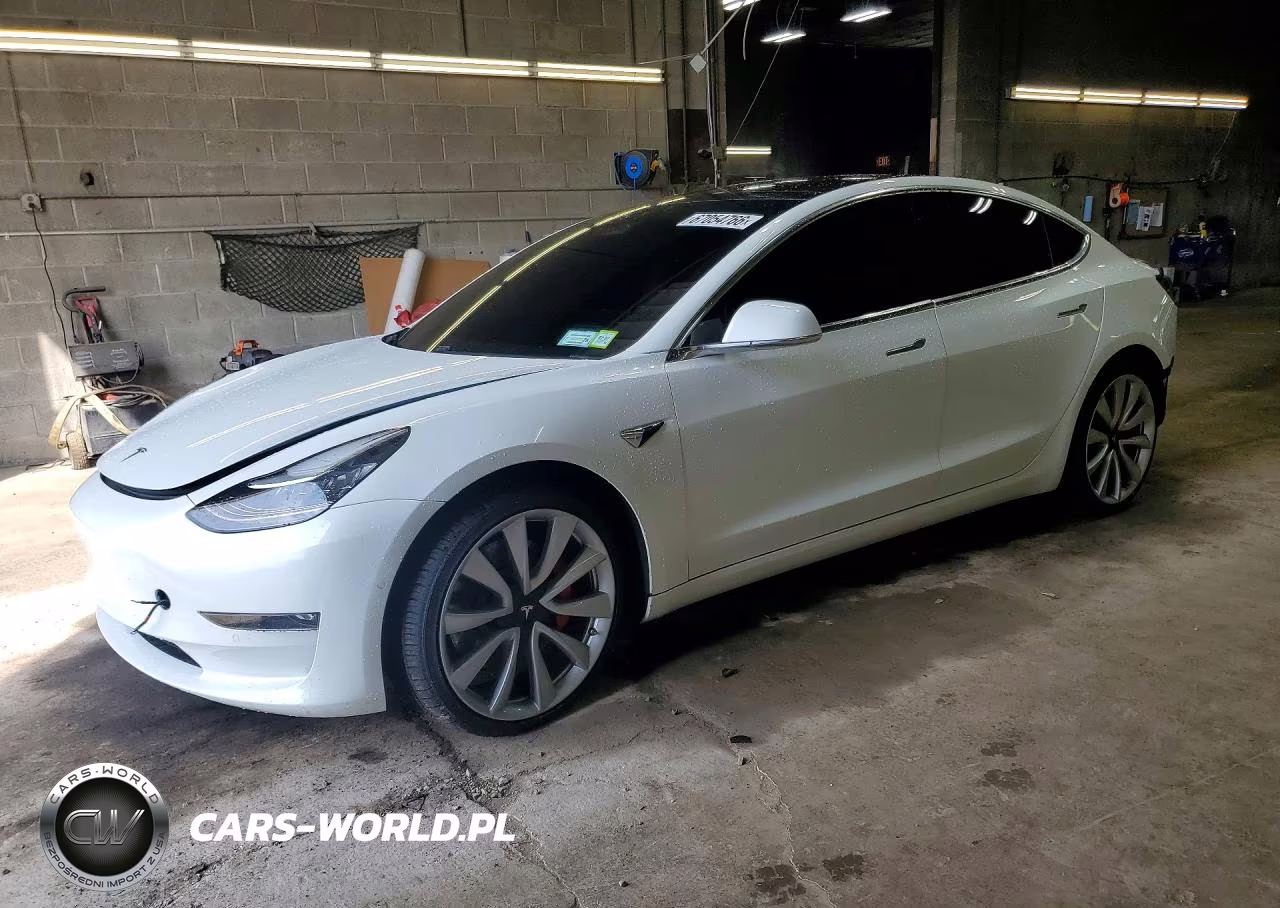 2018 Tesla Model 3 – zdjęcie 1 z 13