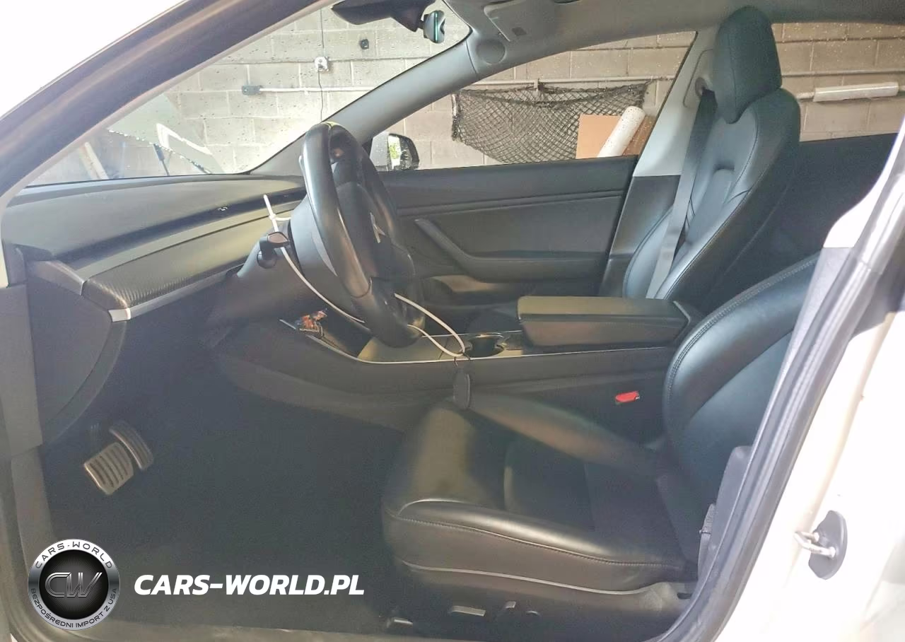 2018 Tesla Model 3 VIN:5YJ3E1EB8JF106570 - 7