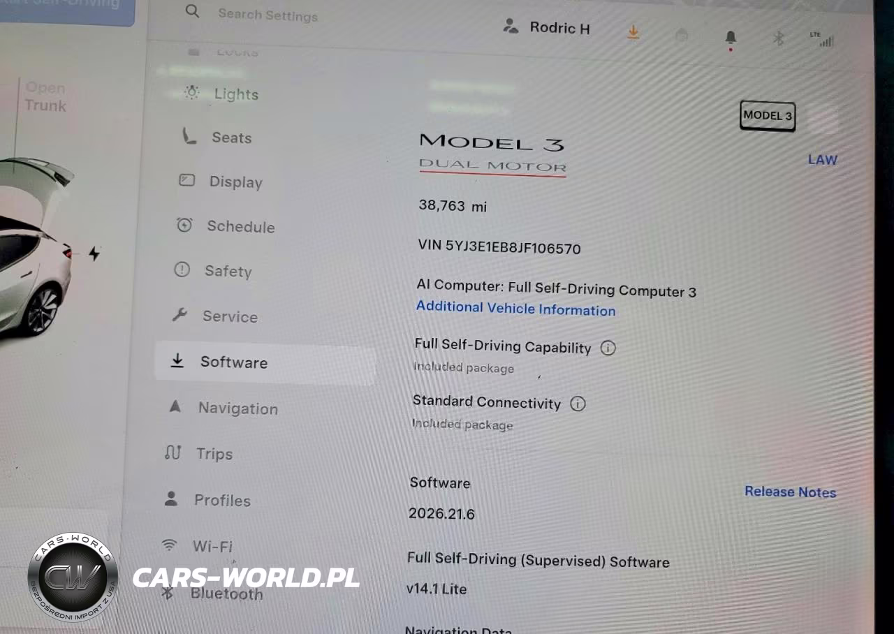 2018 Tesla Model 3 VIN:5YJ3E1EB8JF106570 - 9