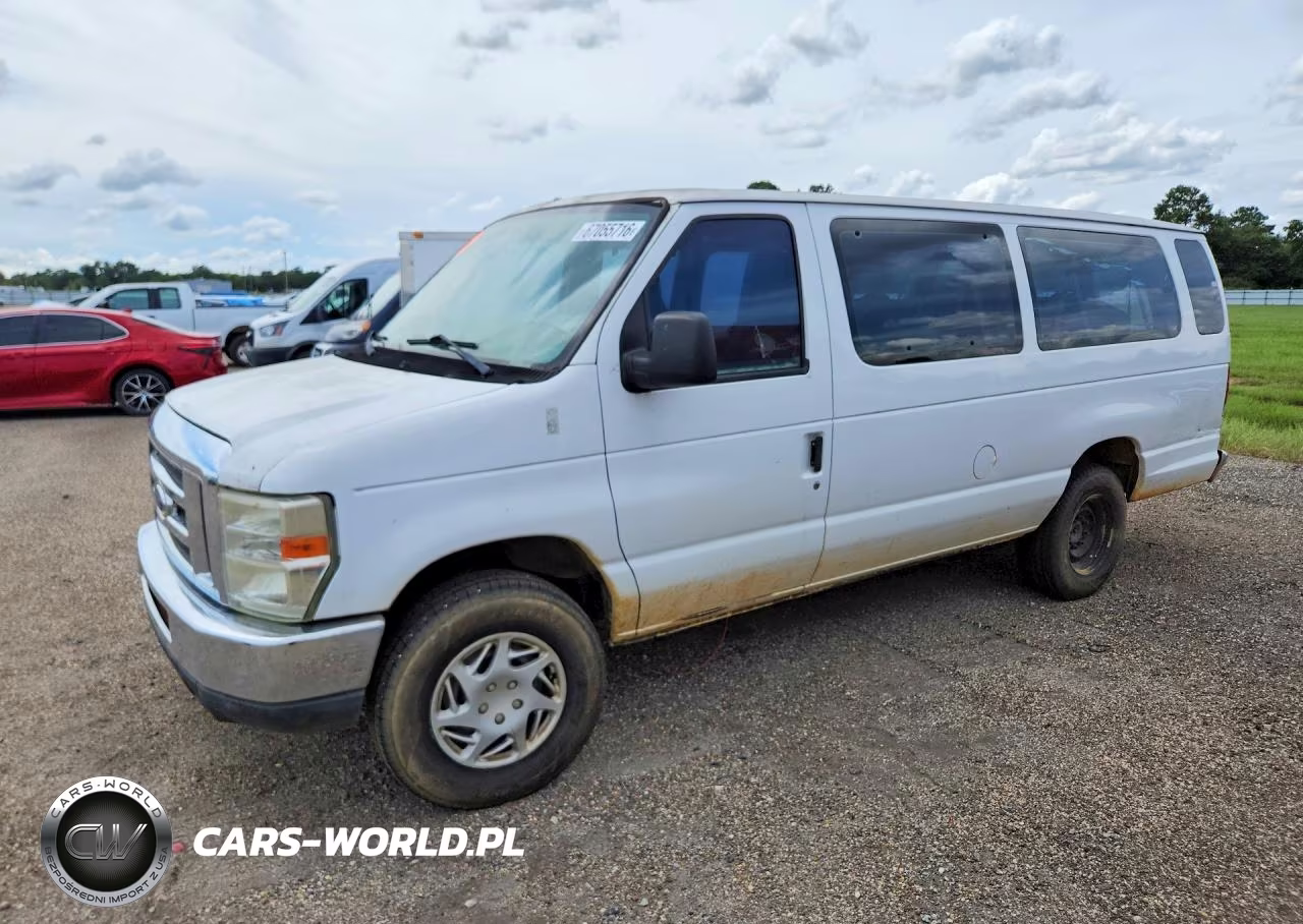 2013 Ford Econoline E350 Super Duty Wagon – zdjęcie 1 z 13