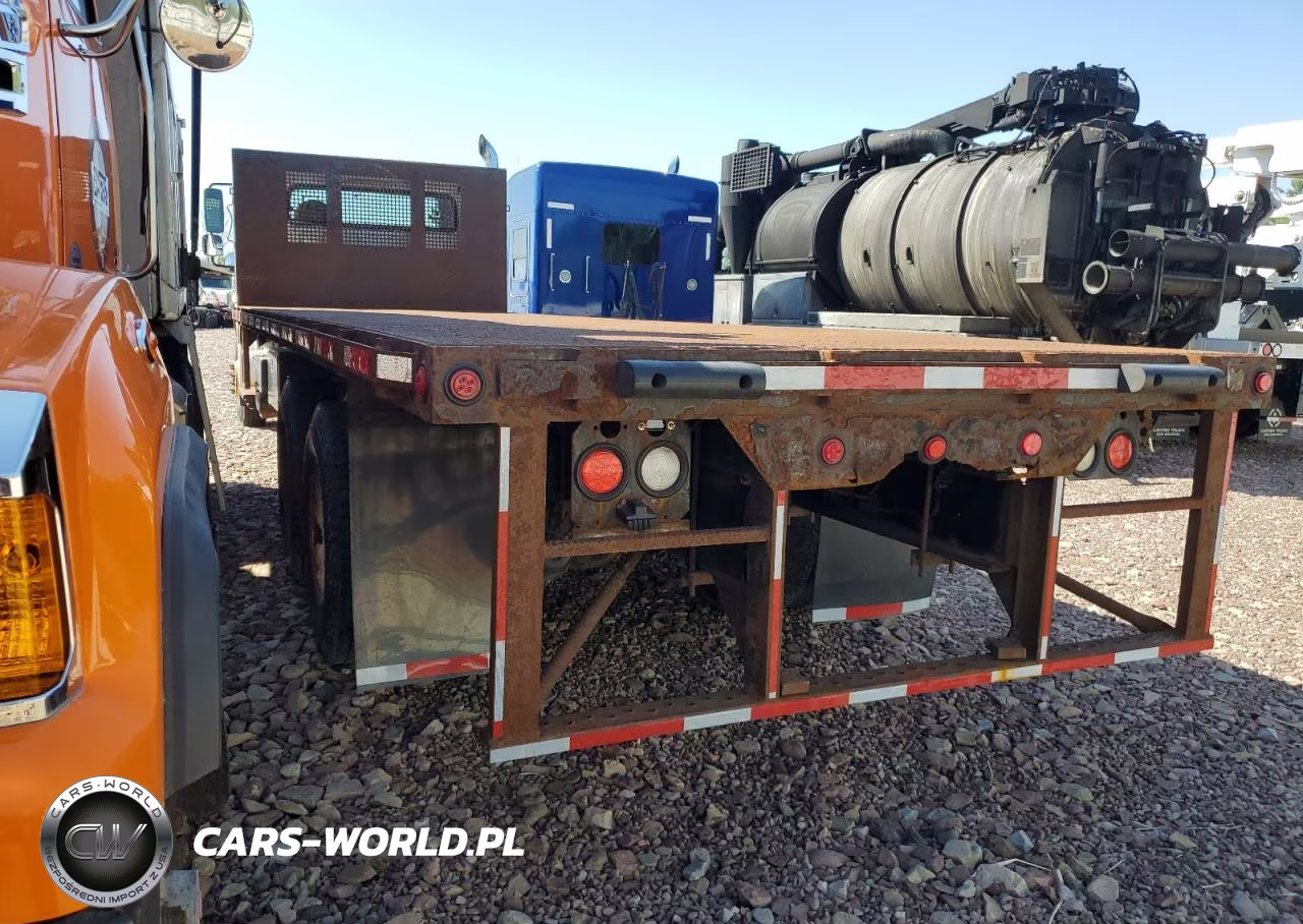 2014 Freightliner M2 106 Medium Duty VIN:1FVHCYCY0EHFP3183 - 2