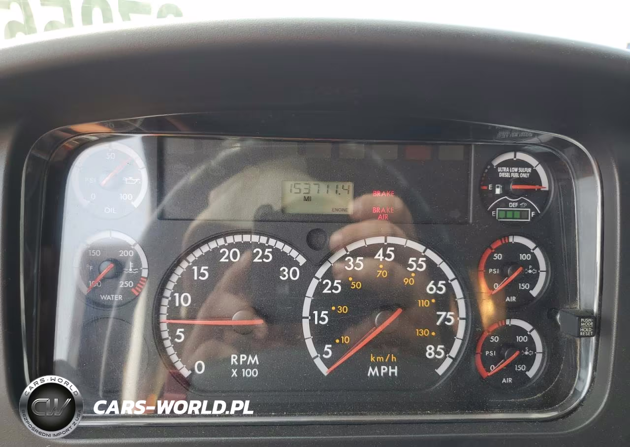 2014 Freightliner M2 106 Medium Duty VIN:1FVHCYCY0EHFP3183 - 9