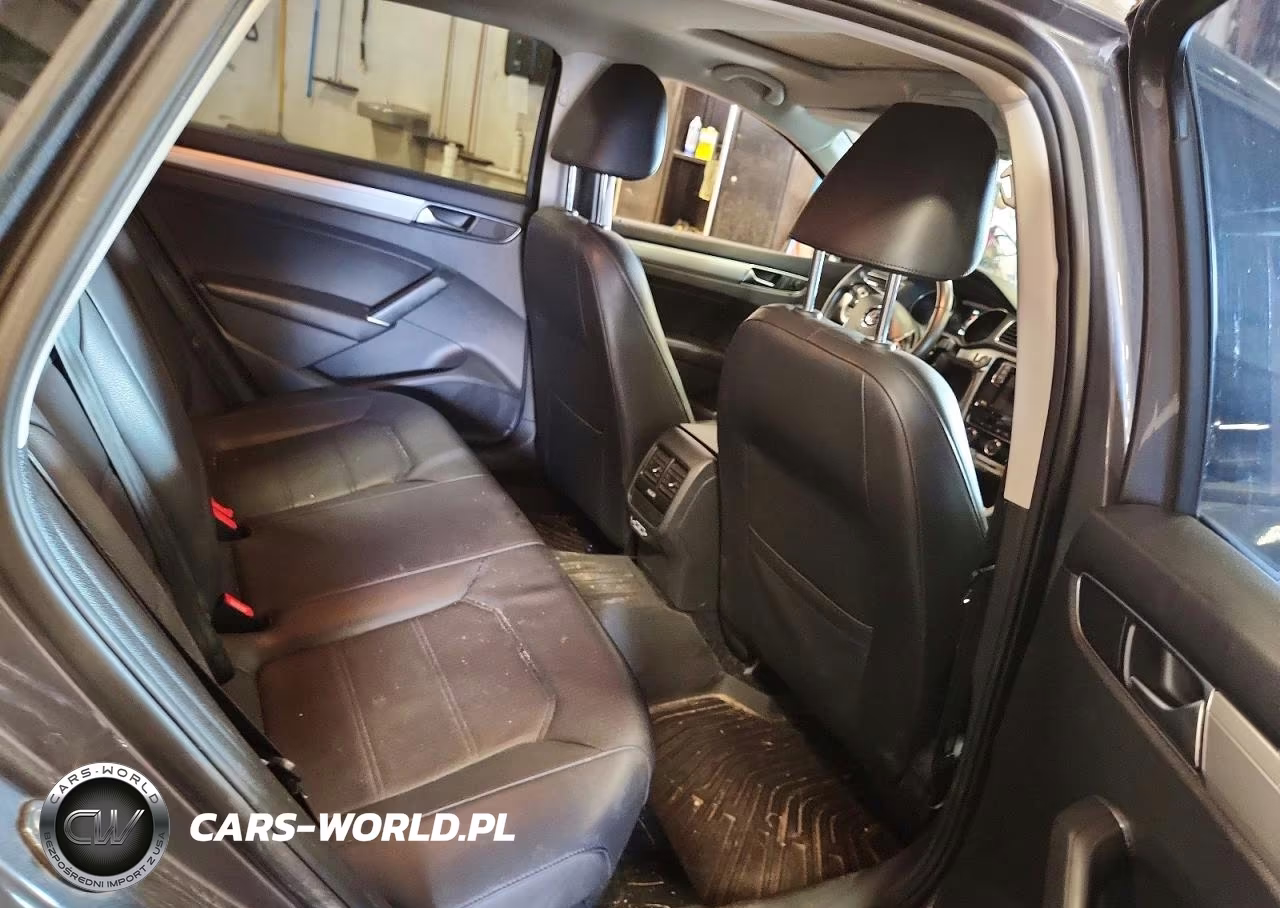2019 Volkswagen Passat Wolfsburg VIN:1VWLA7A33KC010662 - 10