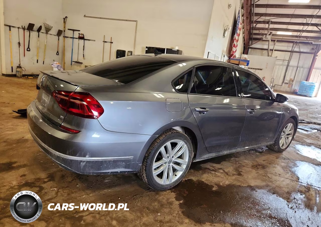 2019 Volkswagen Passat Wolfsburg VIN:1VWLA7A33KC010662 - 3