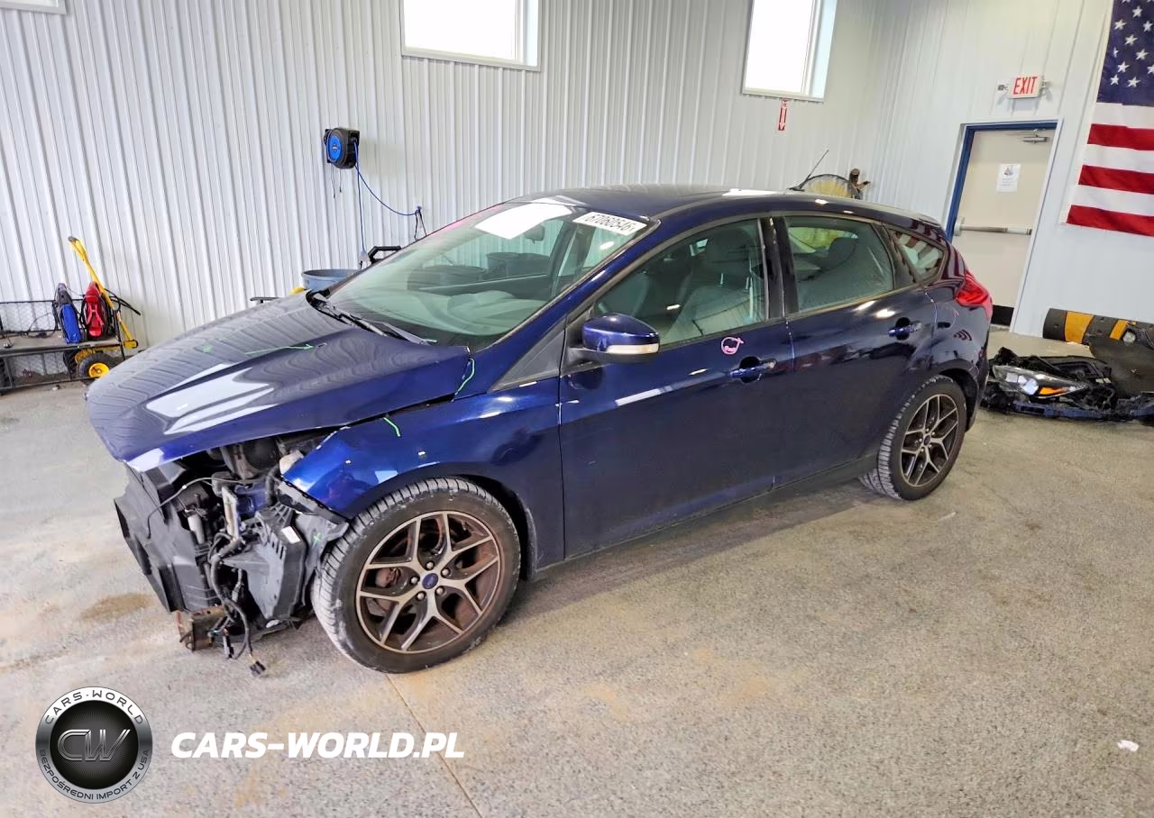 2017 Ford Focus Sel VIN:1FADP3M23HL213535 - 1