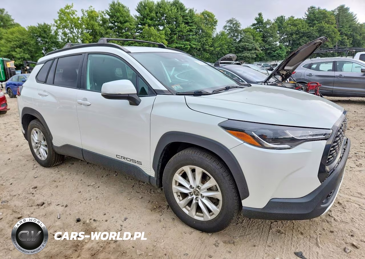 2022 Toyota Corolla Cross Le VIN:7MUBAABGXNV008185 - 4