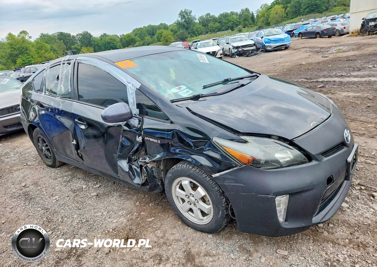 2011 Toyota Prius Two VIN:JTDKN3DU4B1384905 - 4