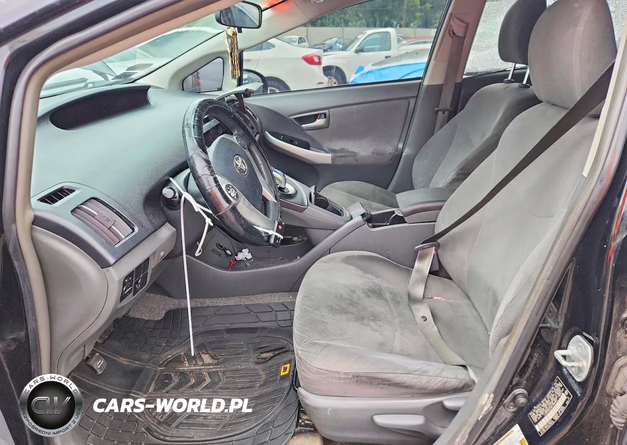 2011 Toyota Prius Two VIN:JTDKN3DU4B1384905 - 7