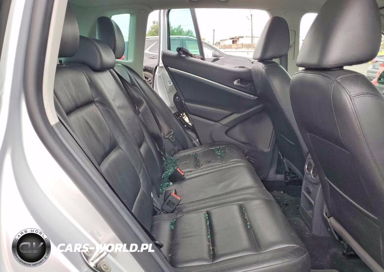 2012 Volkswagen Tiguan S VIN:WVGBV7AX0CW548897 - 11