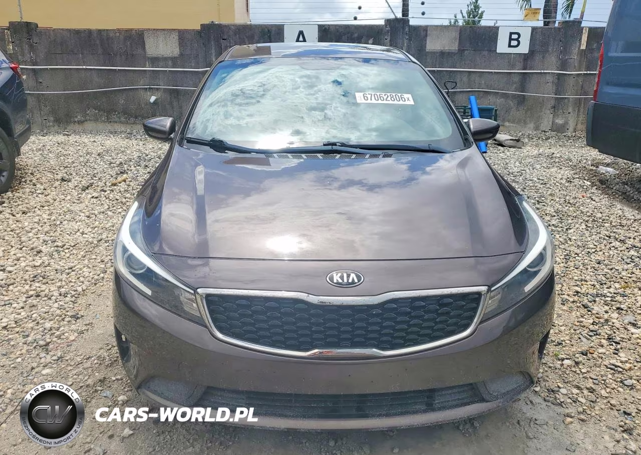 2018 Kia Forte Lx VIN:3KPFK4A74JE178705 - 5