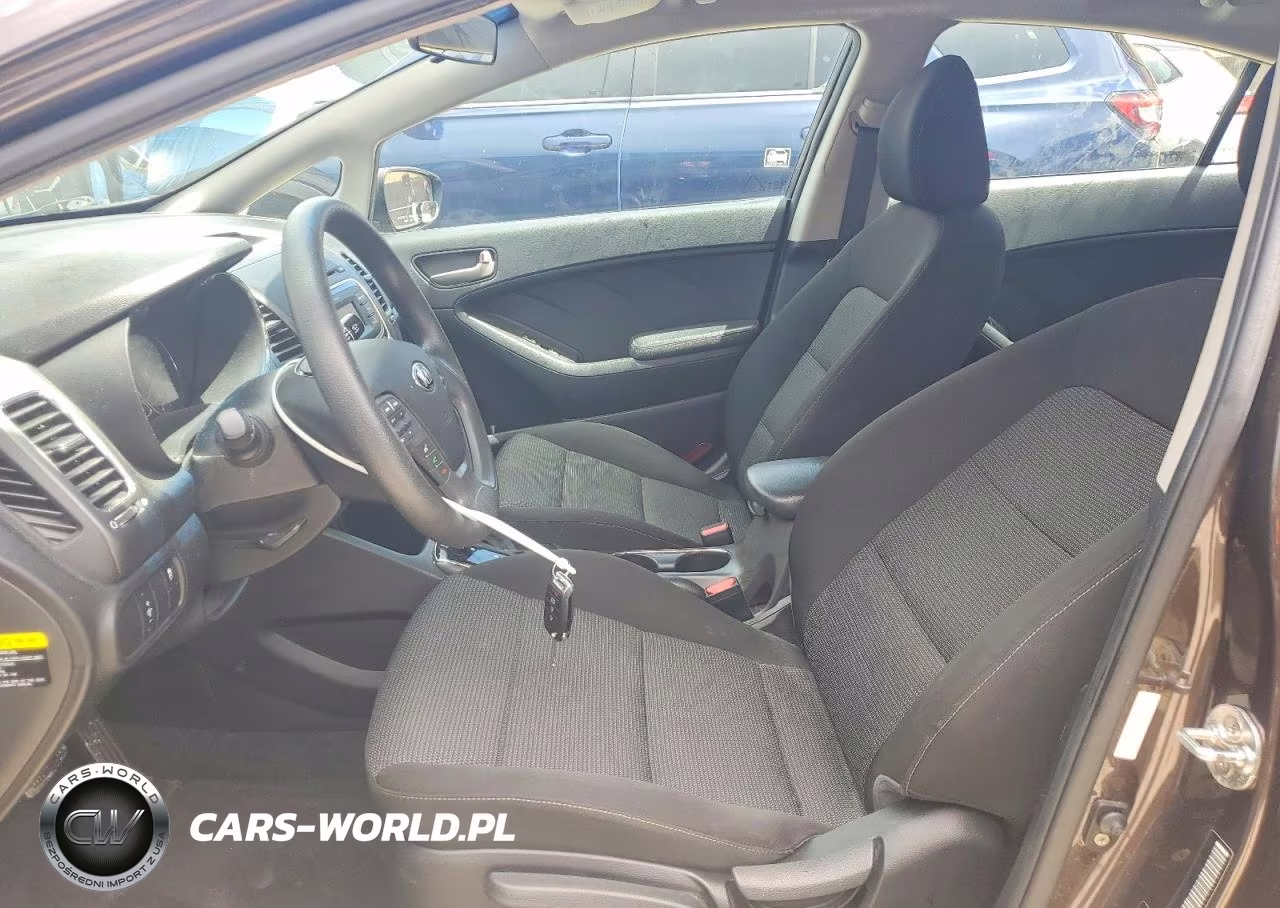 2018 Kia Forte Lx VIN:3KPFK4A74JE178705 - 7