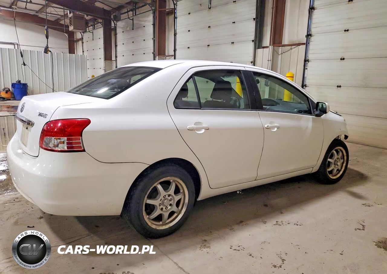 2007 Toyota Yaris Base VIN:JTDBT923X71042546 - 3